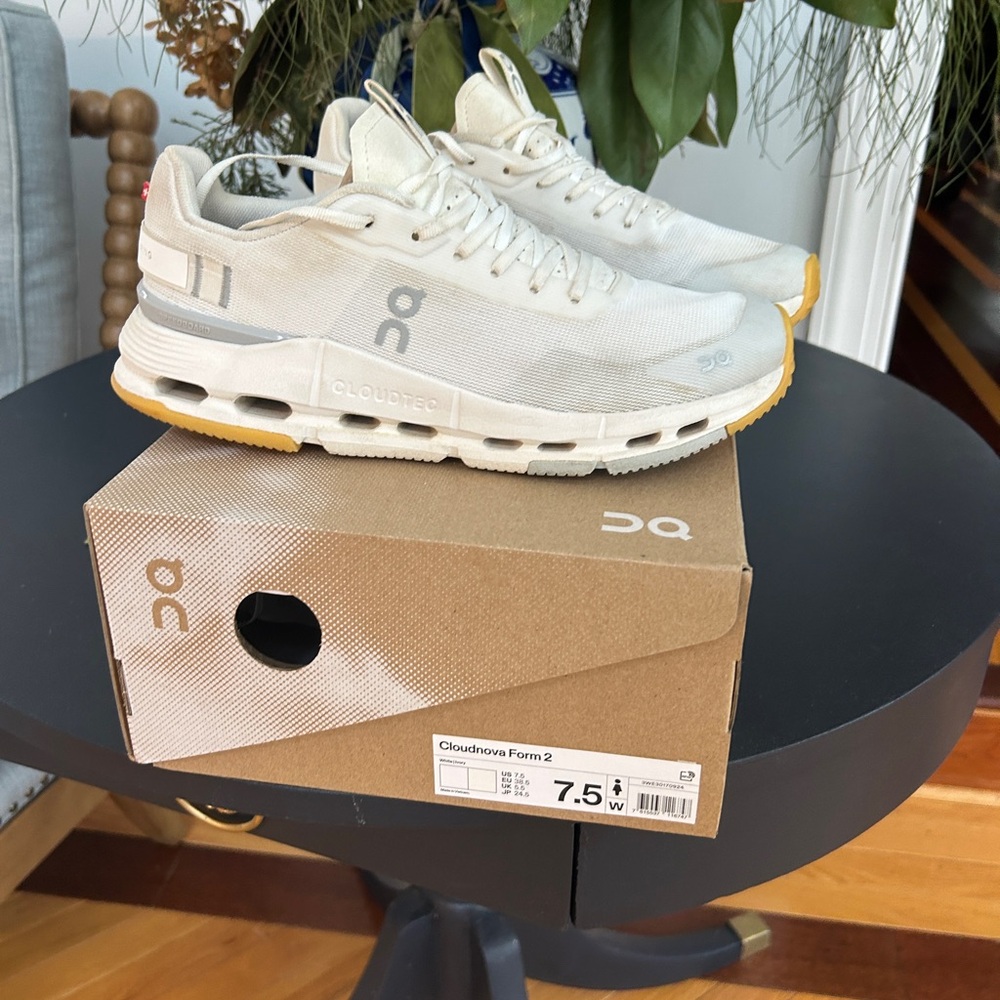 On Running Cloudnova Form 2 white/ivory Sneakers 7.5